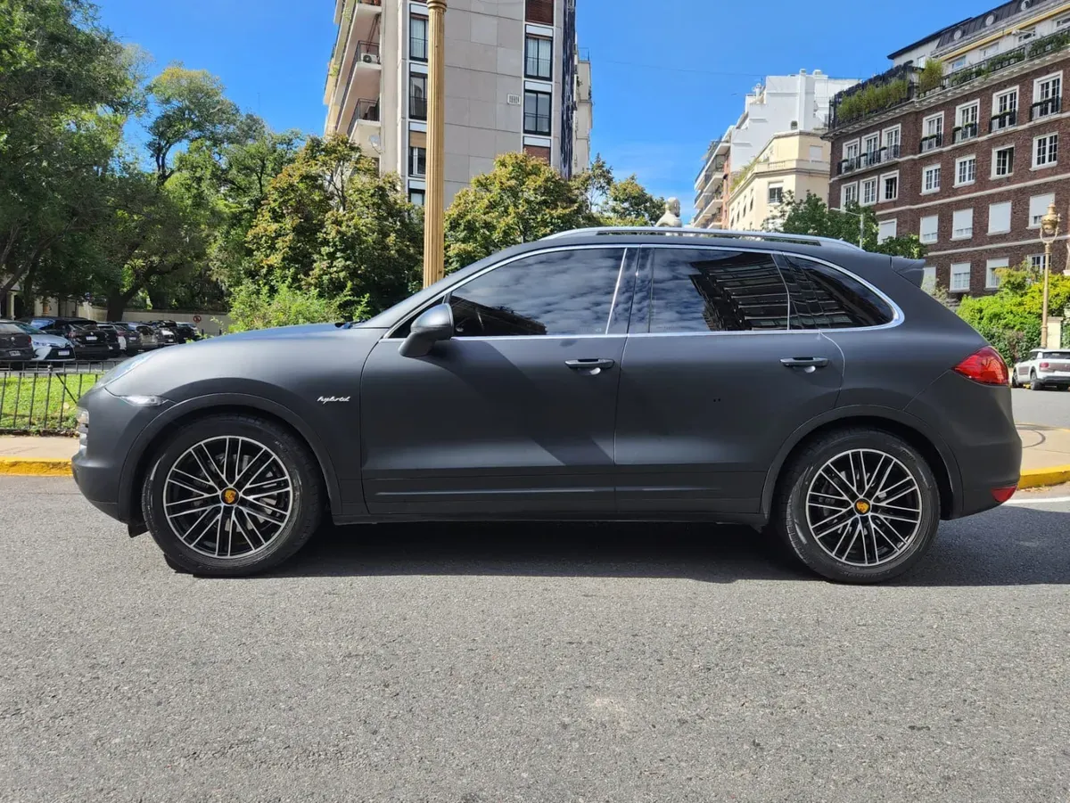 Mira esta publicación de Porsche Cayenne 2012 en Motordil