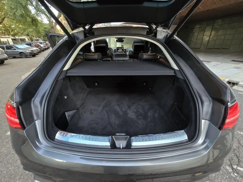 Mira esta publicación de Mercedes Benz GLE 2019 en Motordil