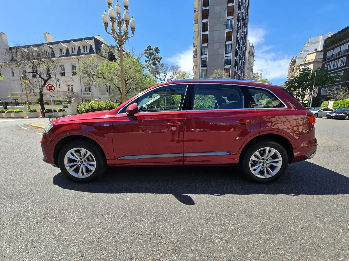 Mira esta publicación de Audi Q7 2021 en Motordil