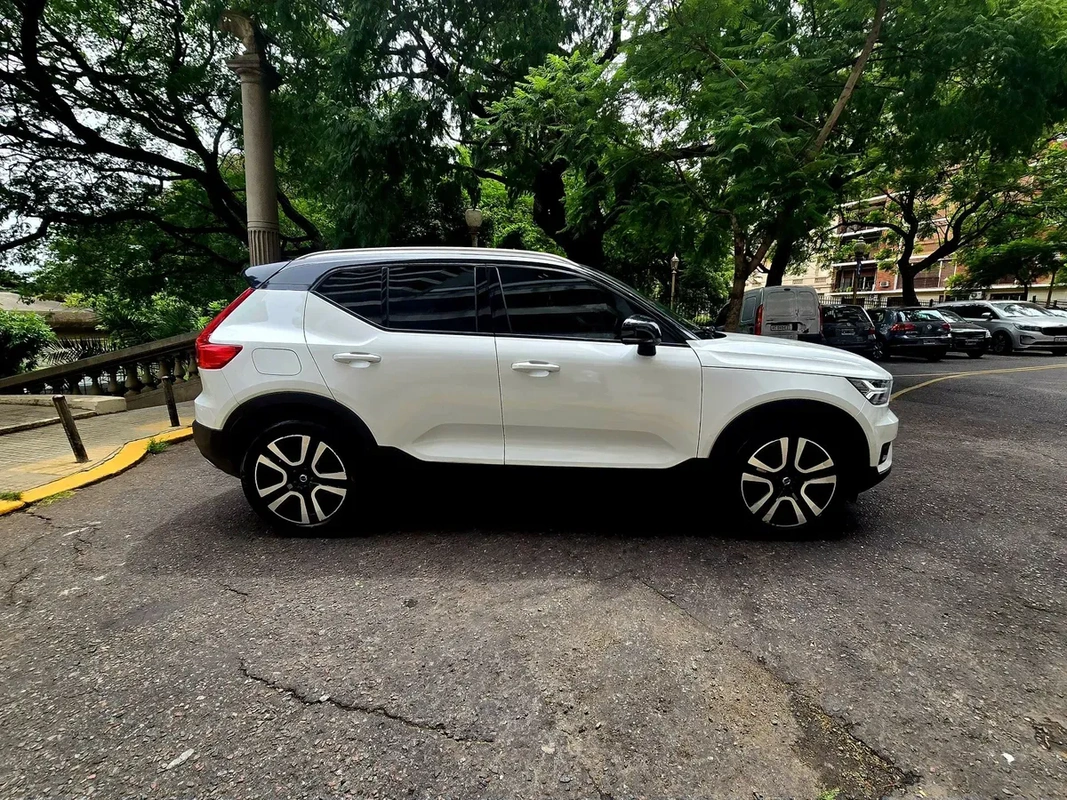 Mira esta publicación de Volvo XC 40 2020 en Motordil