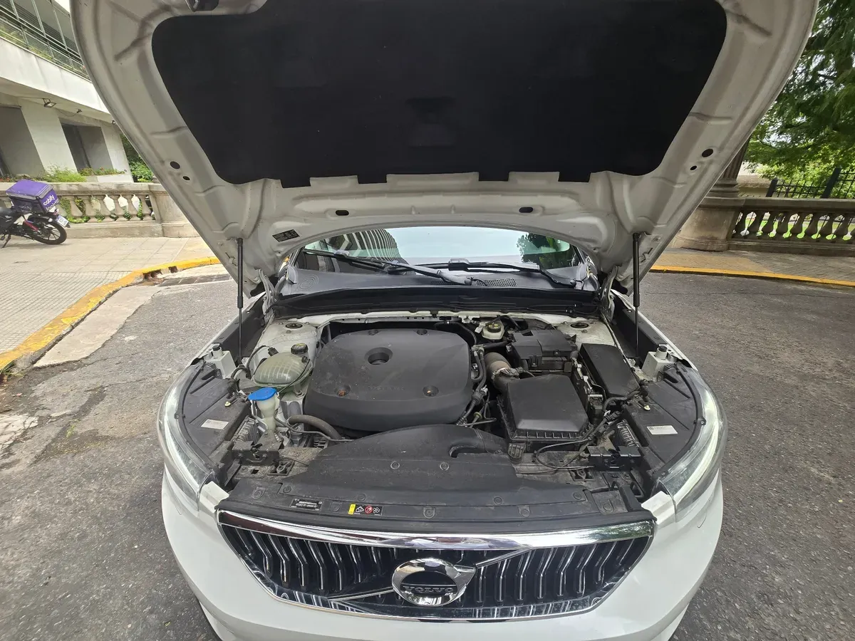 Mira esta publicación de Volvo XC 40 2020 en Motordil