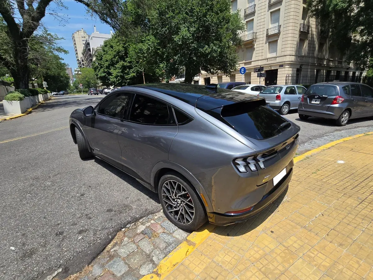 Mira esta publicación de Ford Mustang Mach E 2023 en Motordil