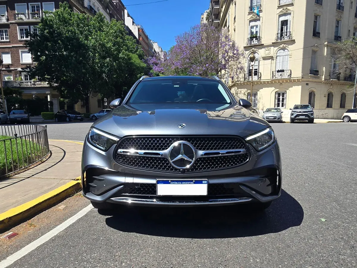 Mira esta publicación de Mercedes Benz GLC 2023 en Motordil