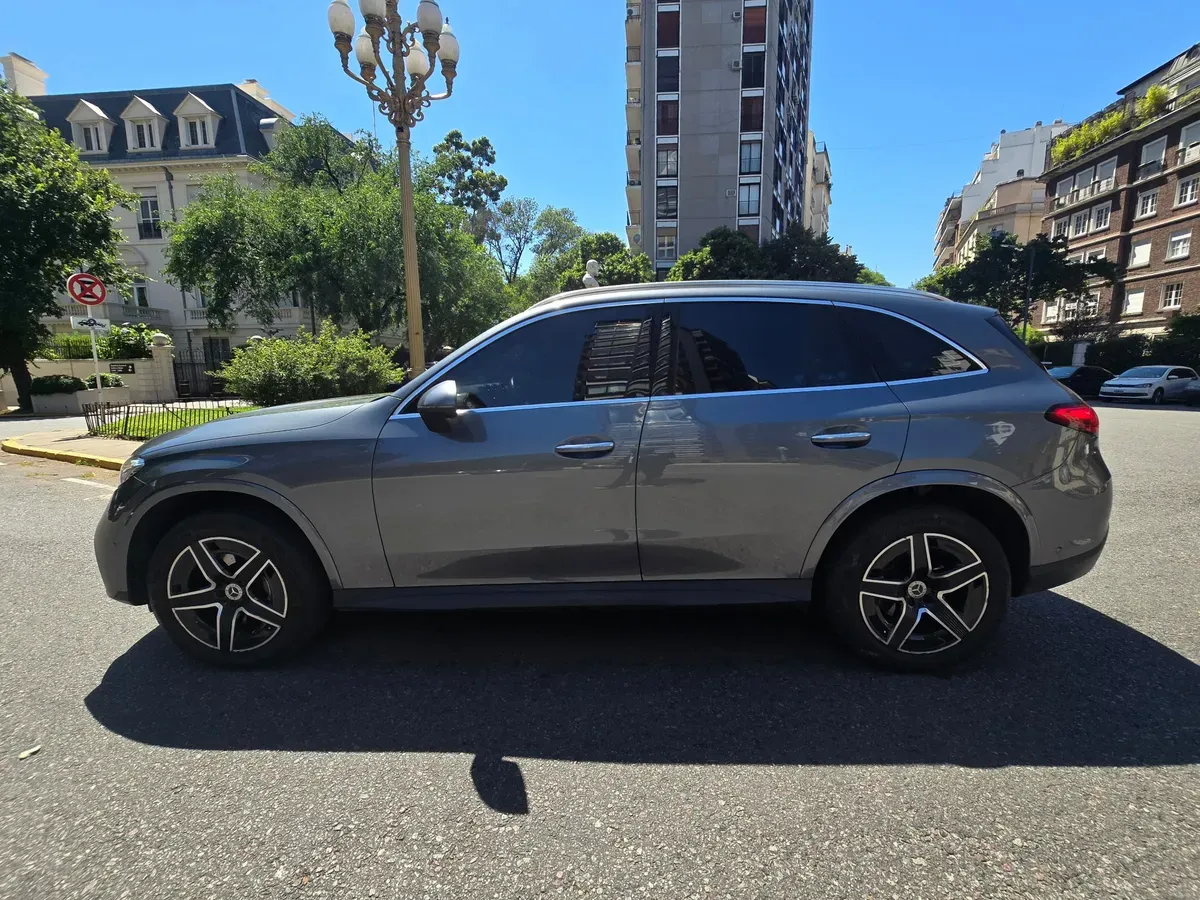 Mira esta publicación de Mercedes Benz GLC 2023 en Motordil