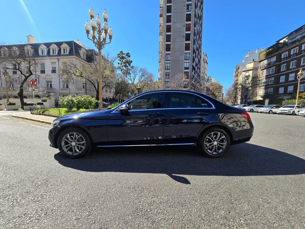 Mira esta publicación de Mercedes Benz Clase C 2016 en Motordil