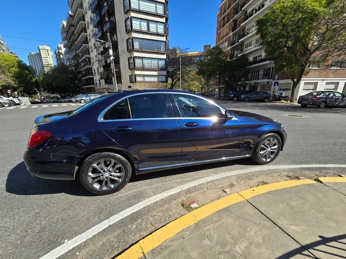 Mira esta publicación de Mercedes Benz Clase C 2016 en Motordil