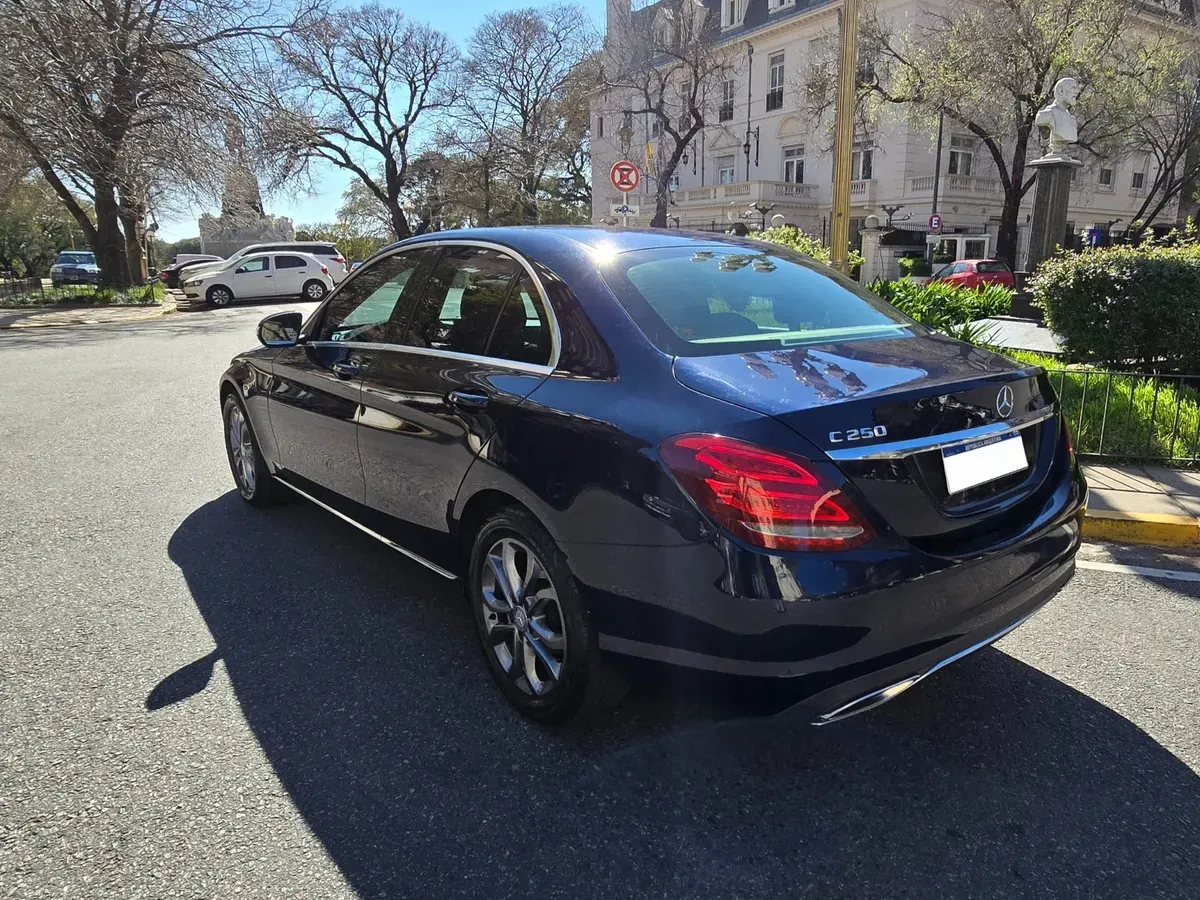 Mira esta publicación de Mercedes Benz Clase C 2016 en Motordil