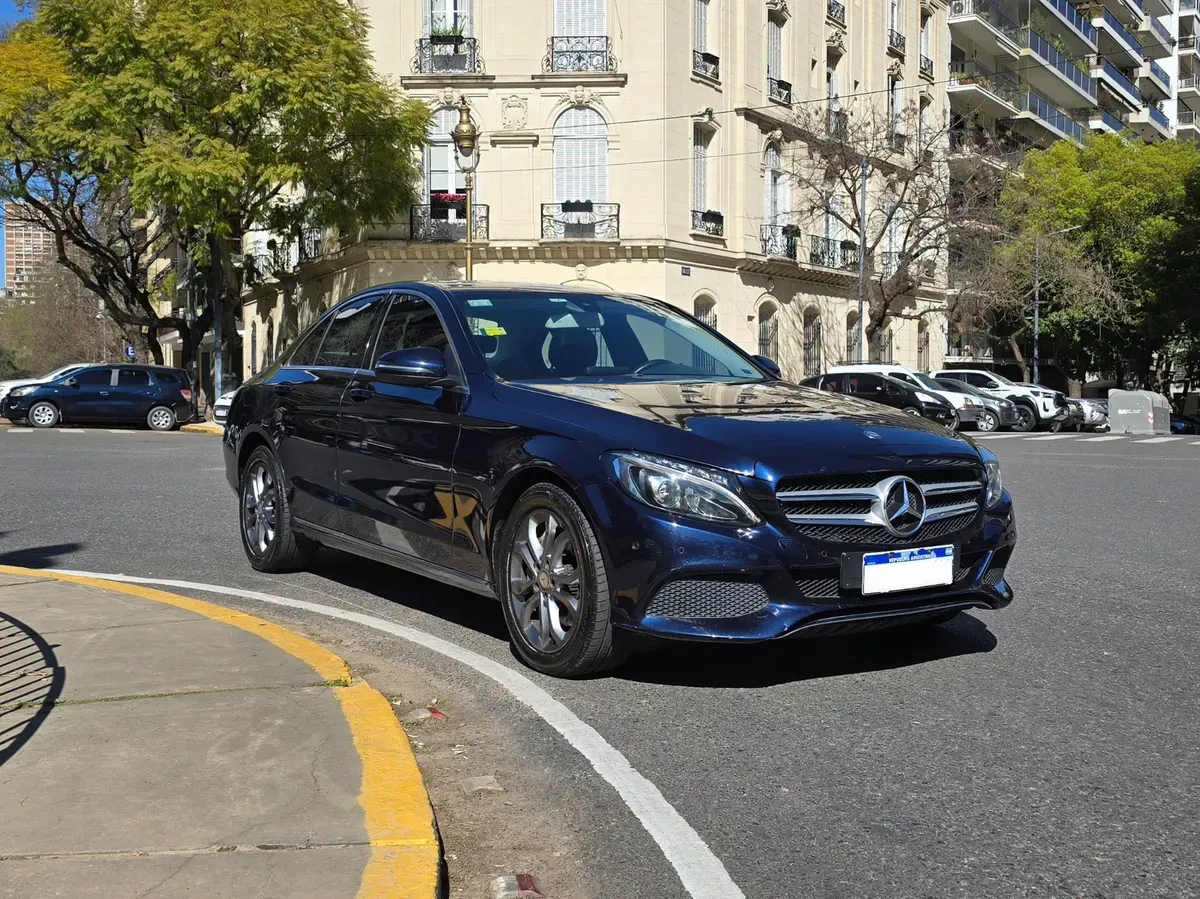 Mira esta publicación de Mercedes Benz Clase C 2016 en Motordil