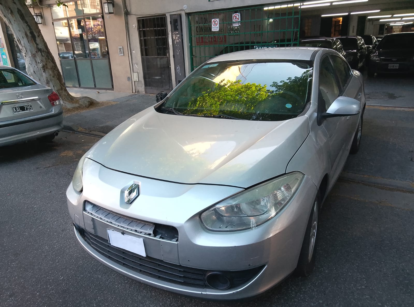 Mira esta publicación de Renault Fluence 2013 en Motordil