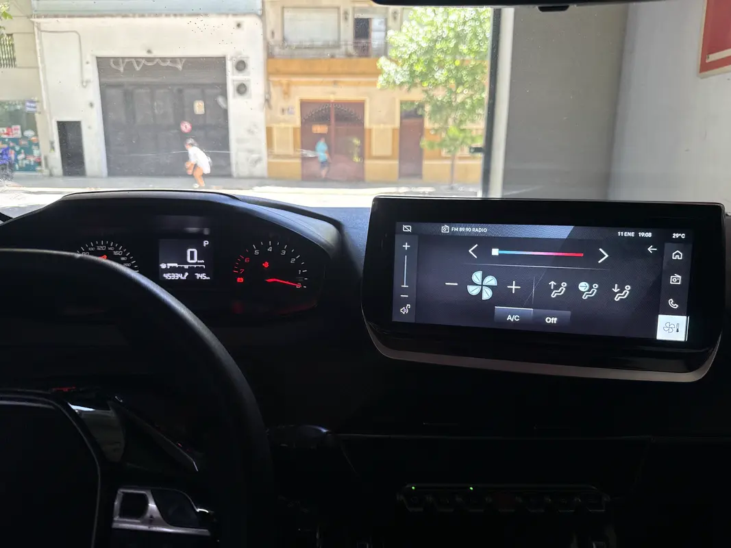 Mira esta publicación de Peugeot 208 2023 en Motordil