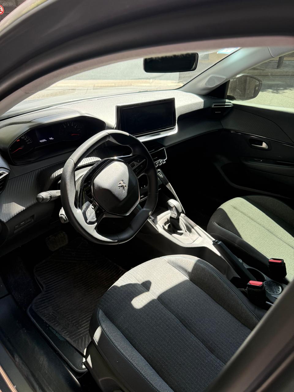 Mira esta publicación de Peugeot 208 2023 en Motordil