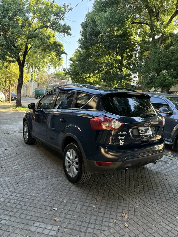 Mira esta publicación de Ford Kuga 2011 en Motordil