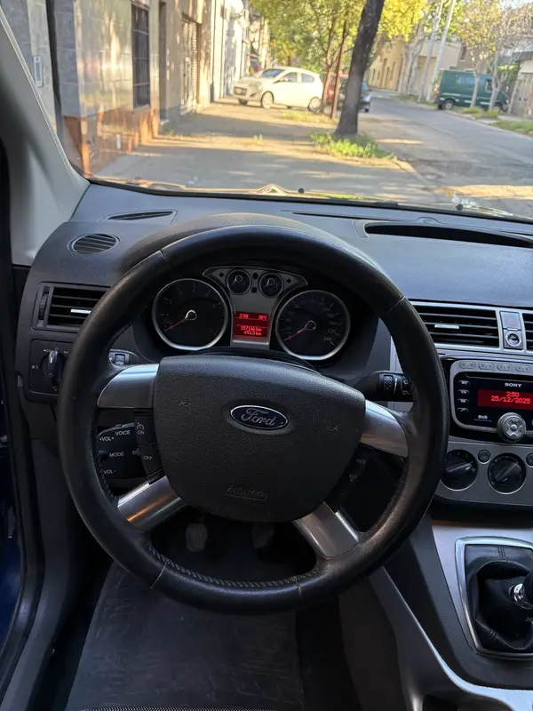 Mira esta publicación de Ford Kuga 2011 en Motordil