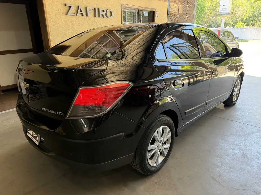 Mira esta publicación de Chevrolet Prisma 2013 en Motordil