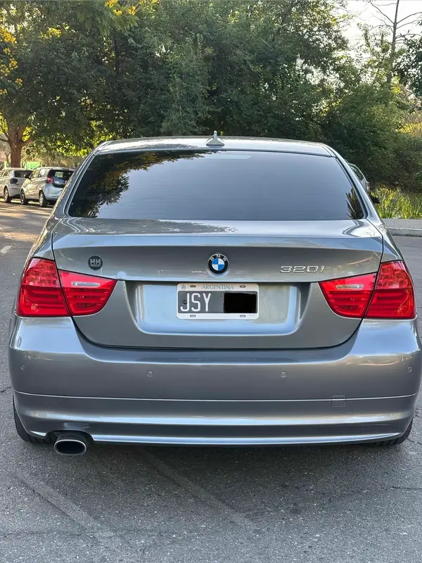 Mira esta publicación de BMW Serie 3 2011 en Motordil