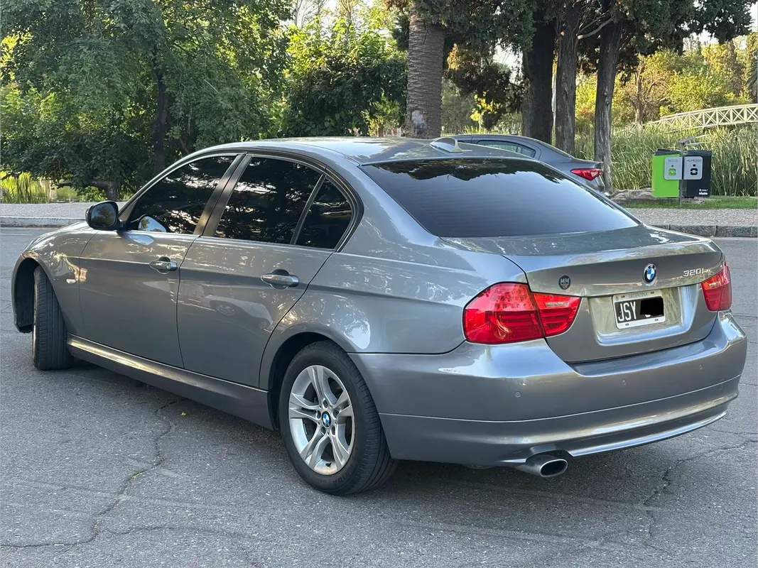 Mira esta publicación de BMW Serie 3 2011 en Motordil