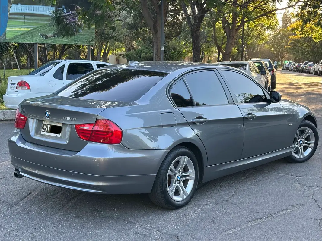 Mira esta publicación de BMW Serie 3 2011 en Motordil