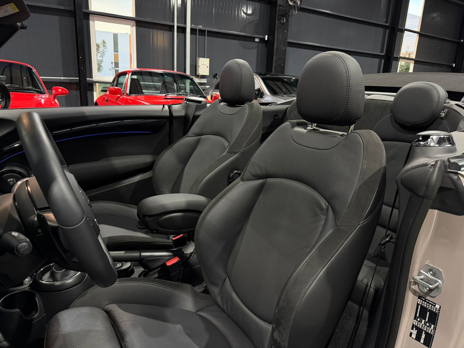 Mira esta publicación de Mini Cabrio 2025 en Motordil