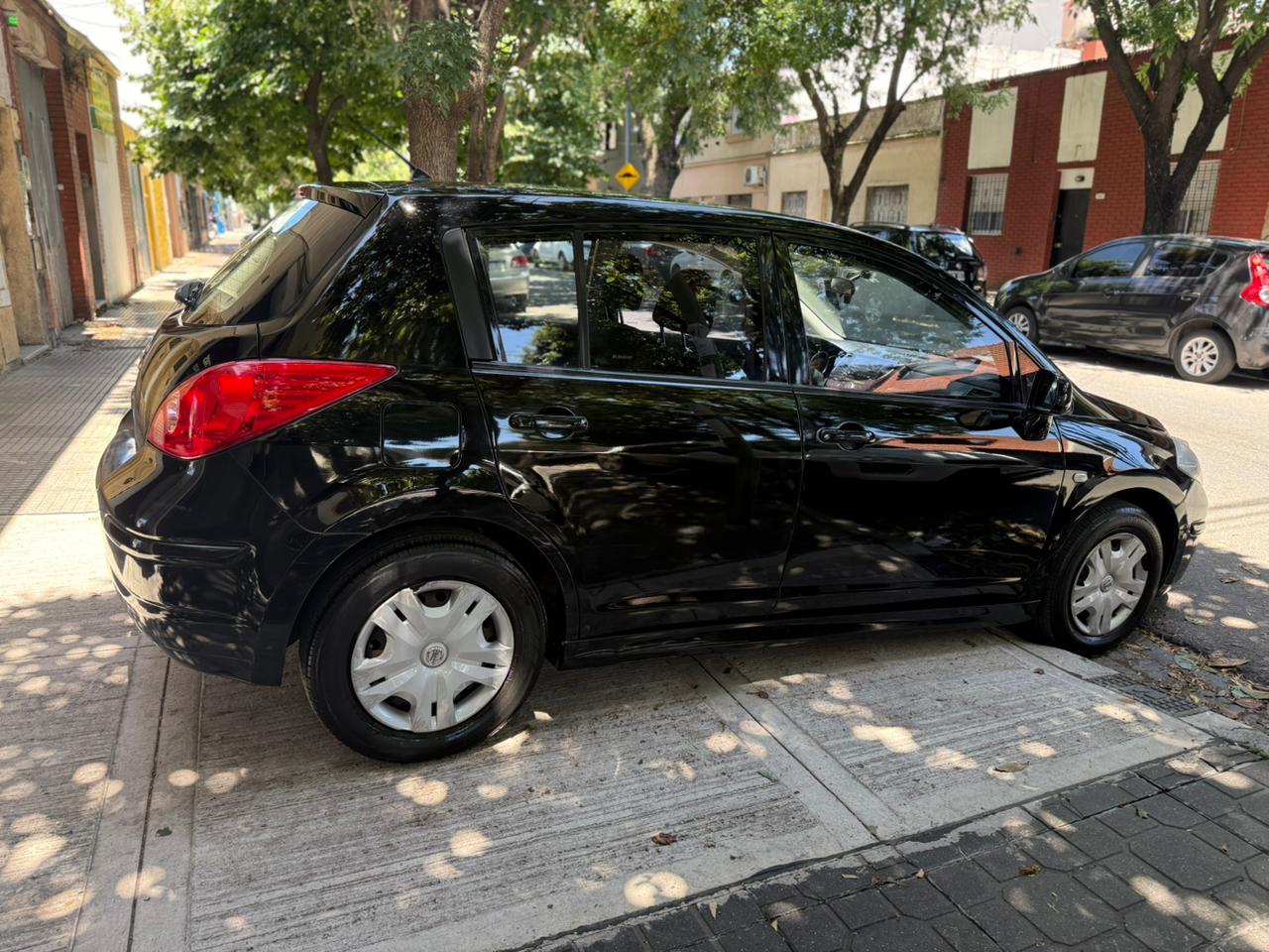 Mira esta publicación de Nissan Tiida 2010 en Motordil