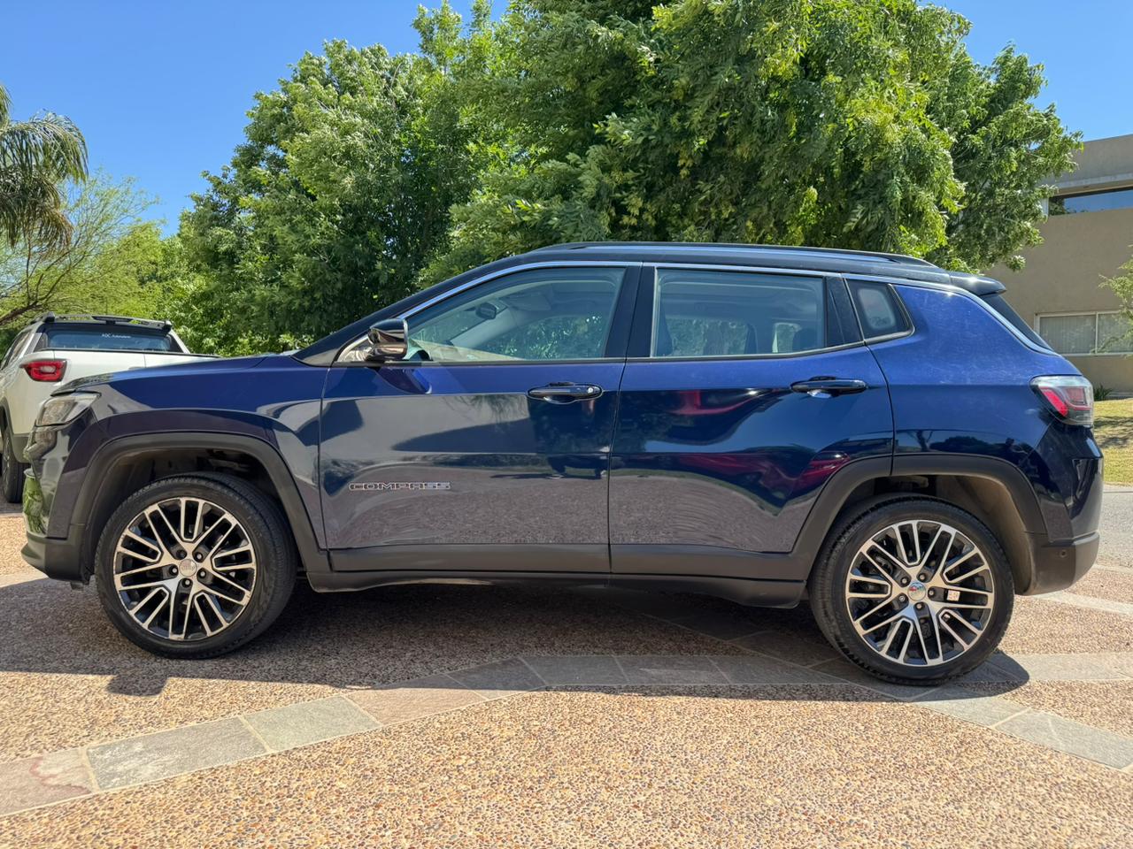 Mira esta publicación de Jeep Compass 2021 en Motordil