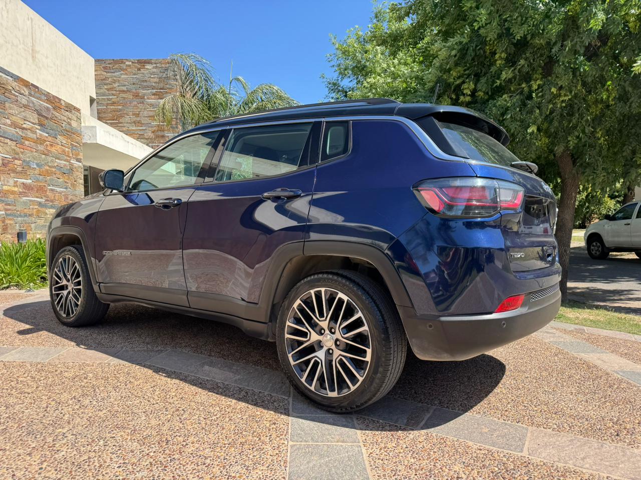 Mira esta publicación de Jeep Compass 2021 en Motordil