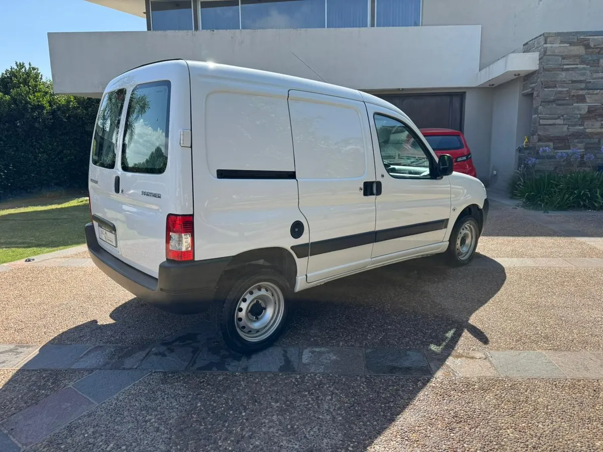 Mira esta publicación de Peugeot Partner 2025 en Motordil