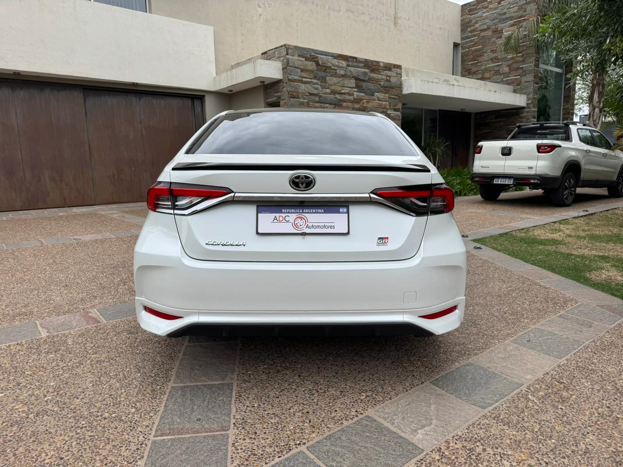 Mira esta publicación de Toyota Corolla 2022 en Motordil