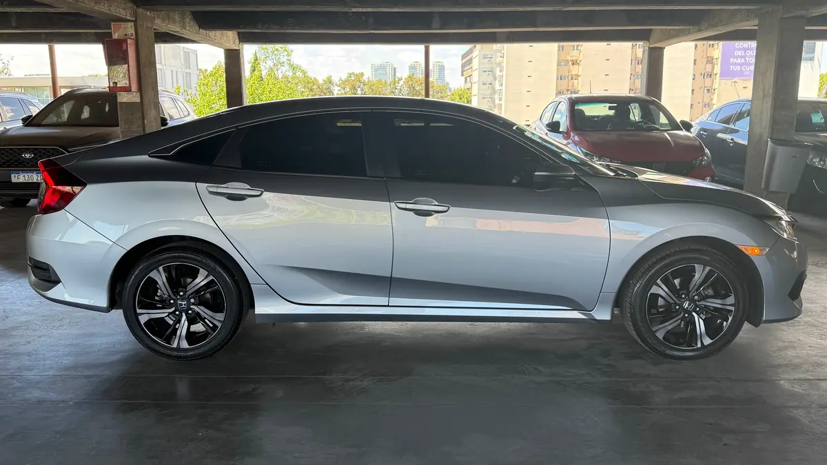 Mira esta publicación de Honda Civic 2017 en Motordil