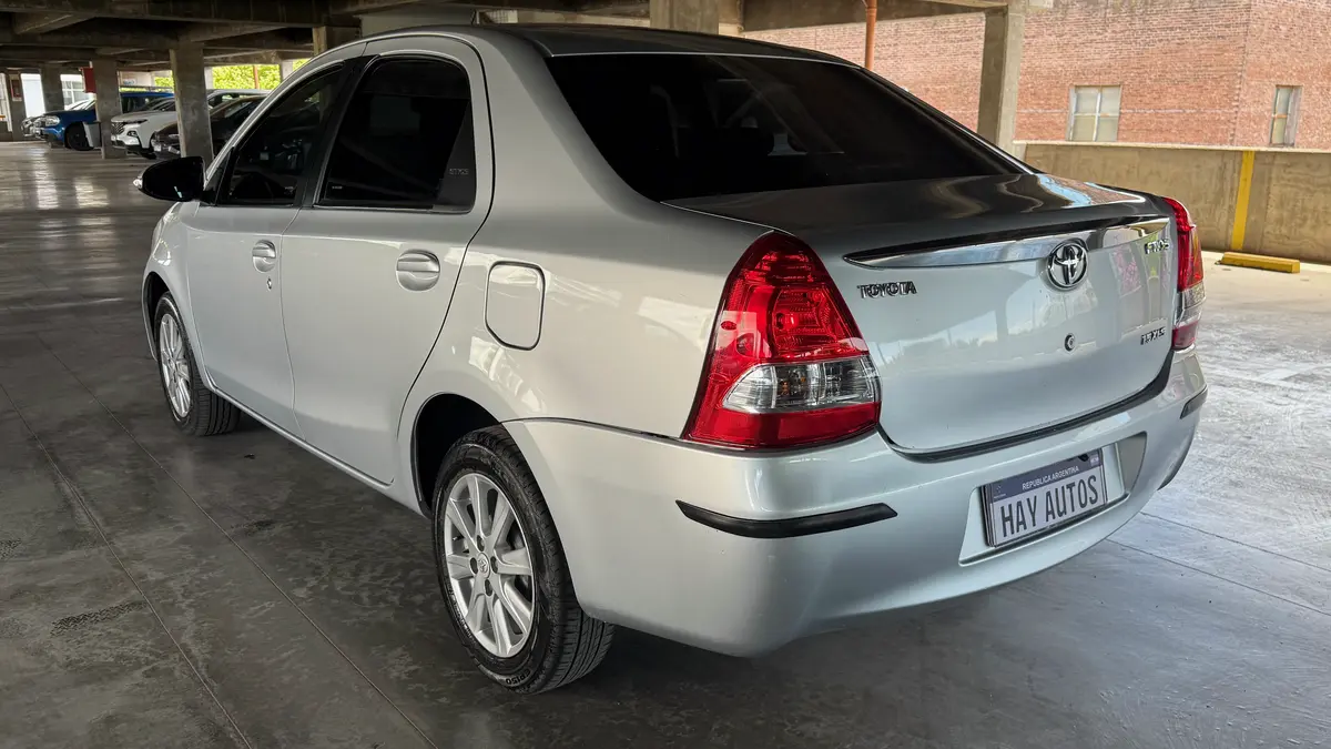 Mira esta publicación de Toyota Etios 2016 en Motordil