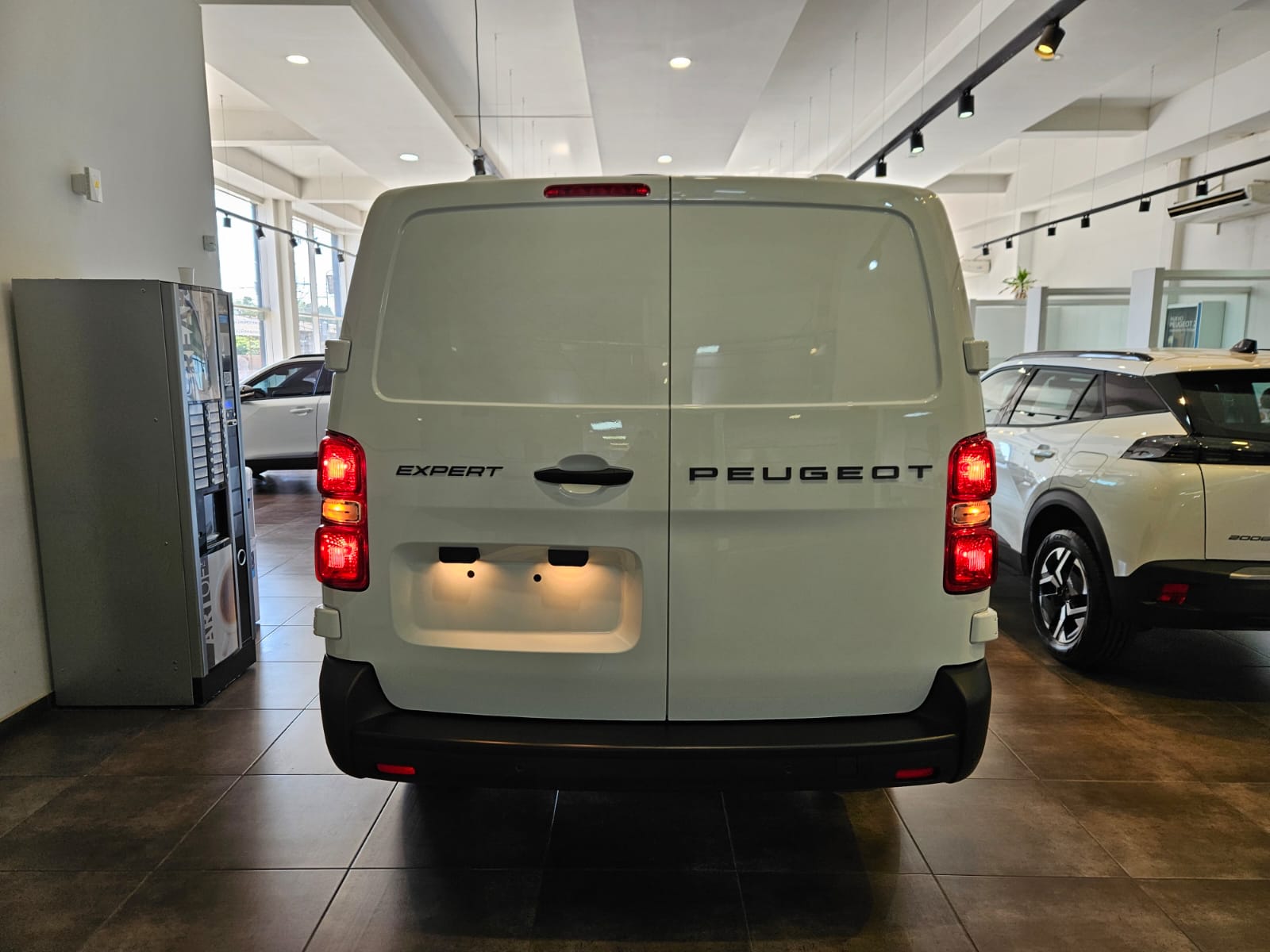 Mira esta publicación de Peugeot Expert 2026 en Motordil