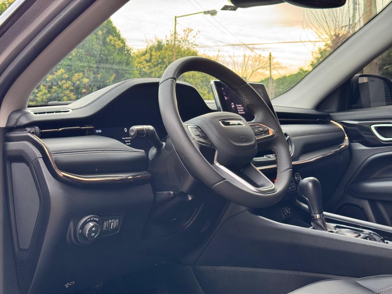 Mira esta publicación de Jeep Compass 2022 en Motordil