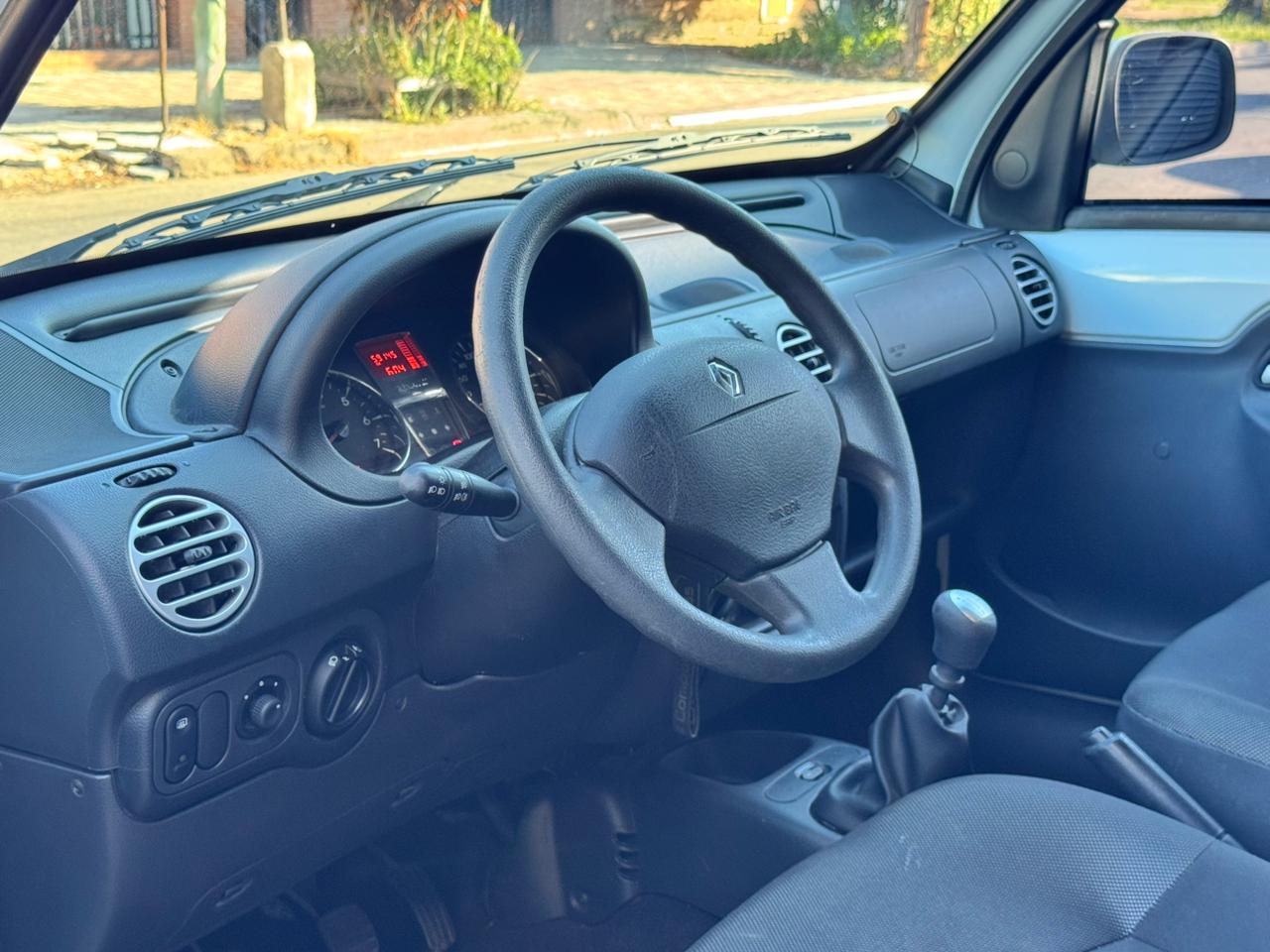 Mira esta publicación de Renault Kangoo 2018 en Motordil