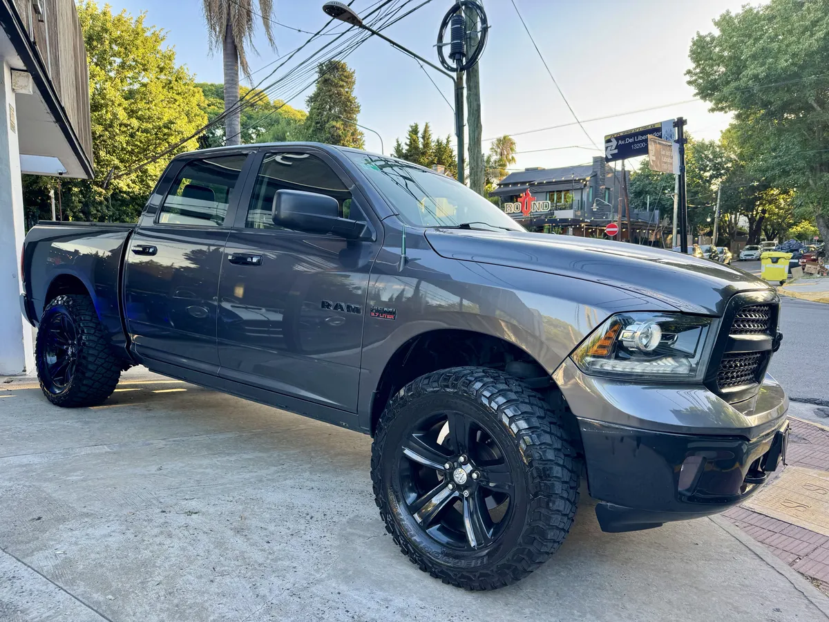 Mira esta publicación de RAM 1500 2016 en Motordil