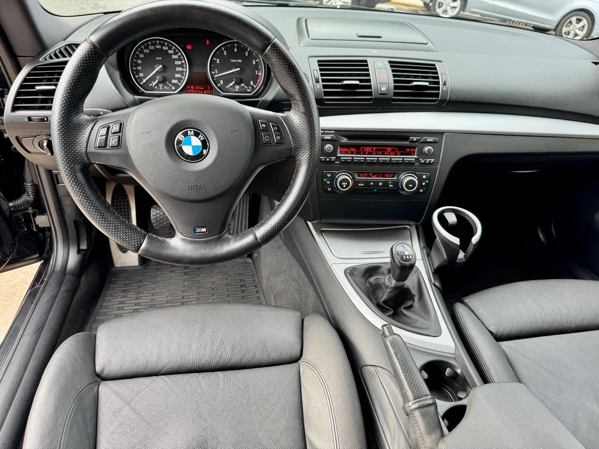 Mira esta publicación de BMW Serie 1 2010 en Motordil