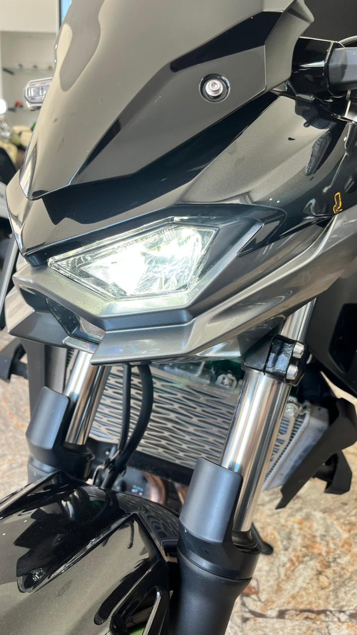 Mira esta publicación de Kawasaki Z 500 SE 2024 en Motordil