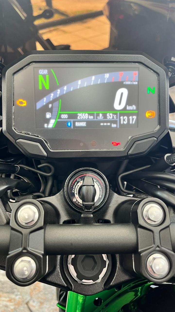 Mira esta publicación de Kawasaki Z 500 SE 2024 en Motordil