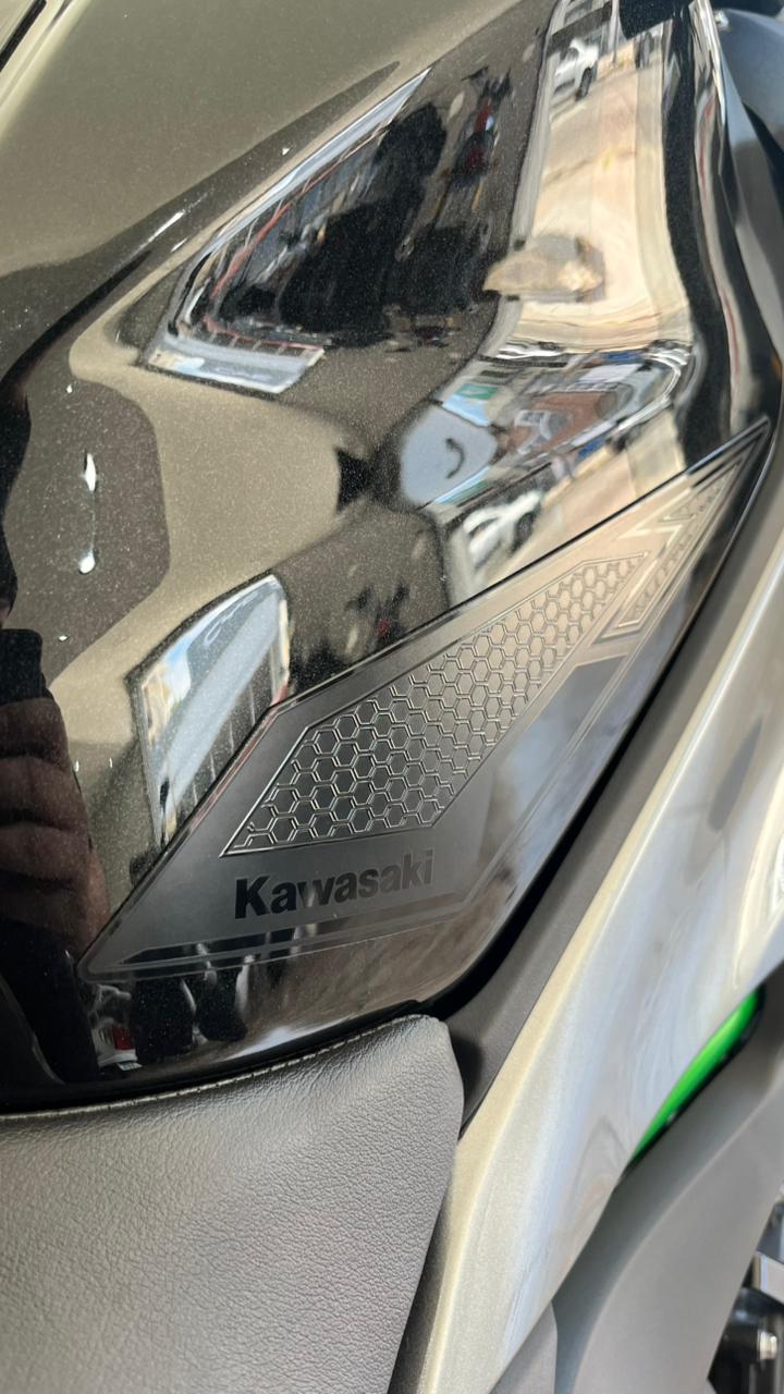 Mira esta publicación de Kawasaki Z 500 SE 2024 en Motordil