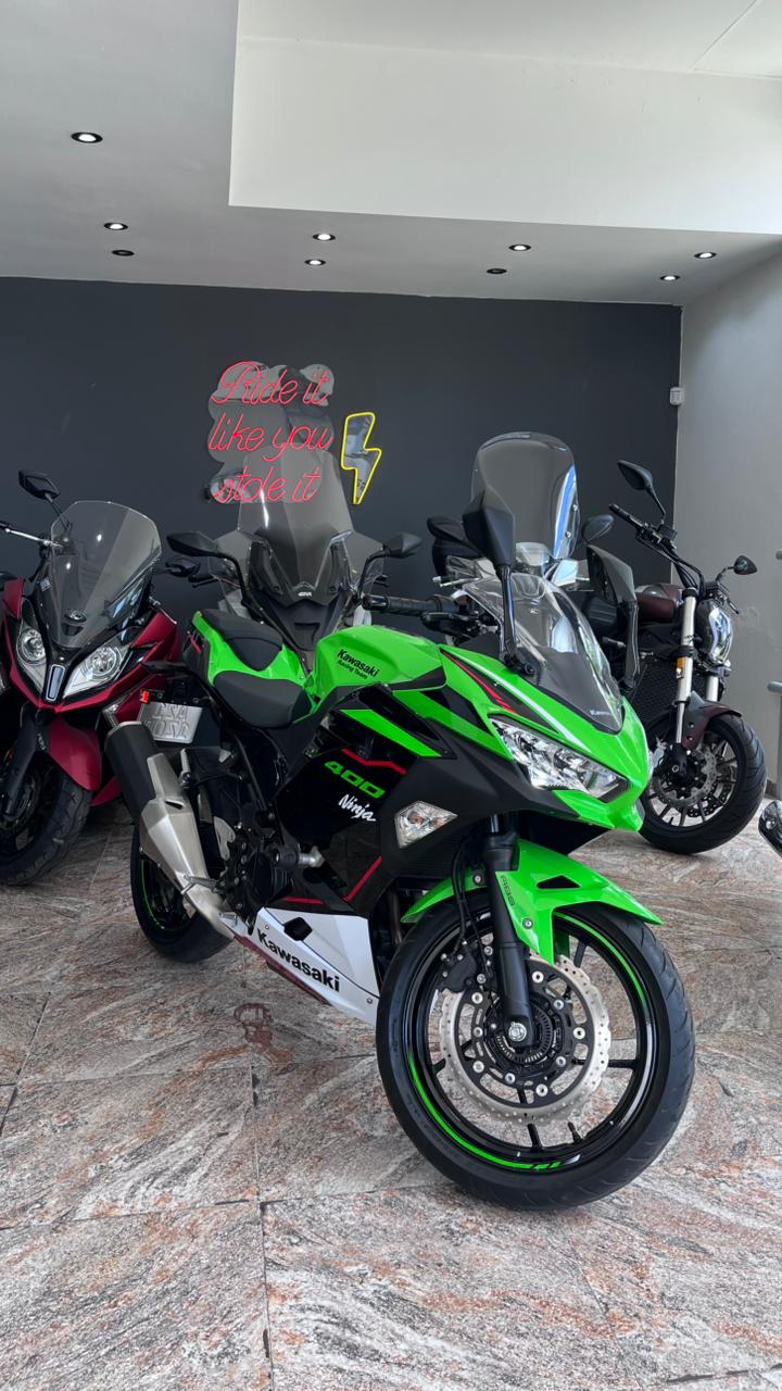 Mira esta publicación de Kawasaki Ninja 400 KRT 2023 en Motordil