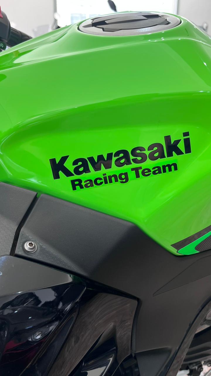 Mira esta publicación de Kawasaki Ninja 400 KRT 2023 en Motordil