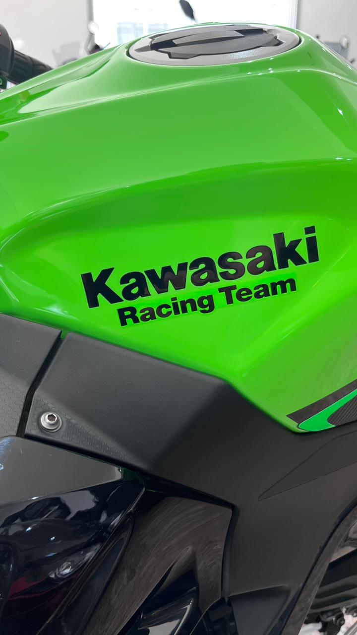 Mira esta publicación de Kawasaki Ninja 400 KRT 2023 en Motordil