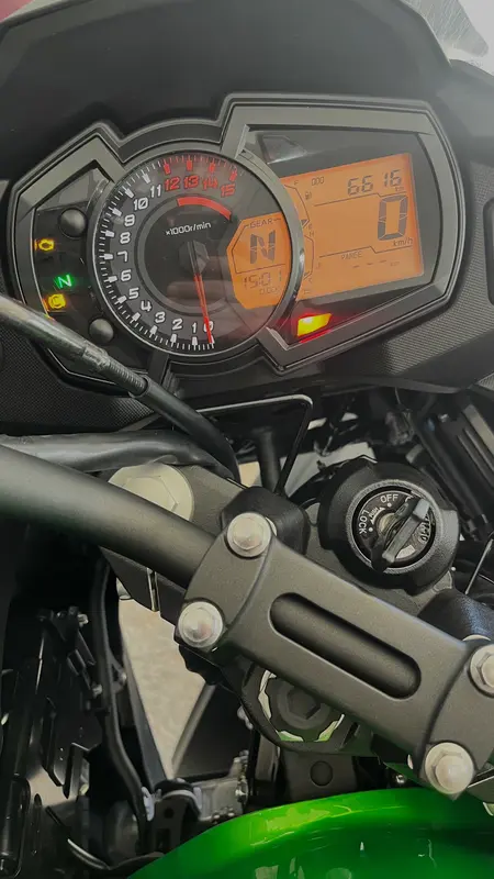 Mira esta publicación de Kawasaki KLE 300 Versys Adventure 2024 en Motordil