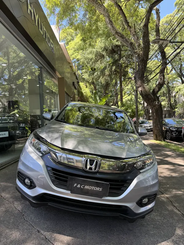 Mira esta publicación de Honda HRV 2022 en Motordil