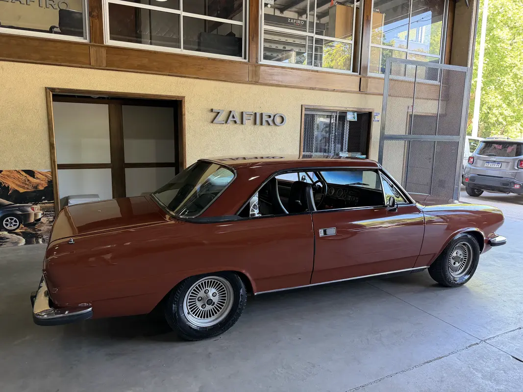 Mira esta publicación de Renault Otros 1981 en Motordil