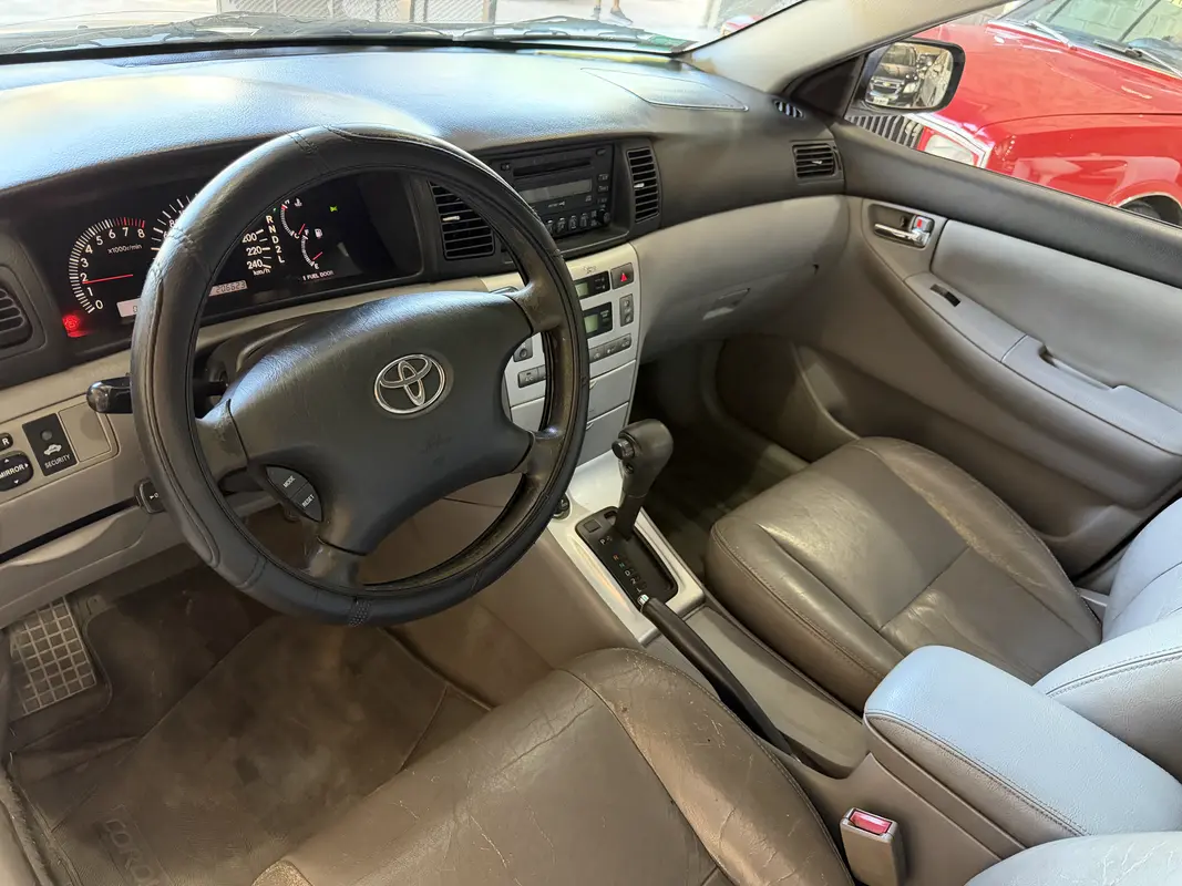 Mira esta publicación de Toyota Corolla 2007 en Motordil