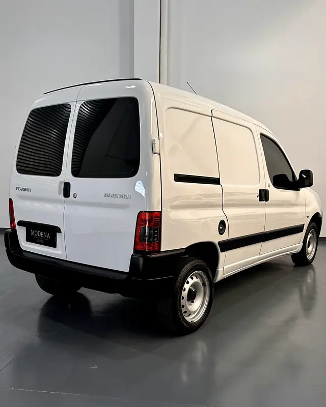 Mira esta publicación de Peugeot Partner 2024 en Motordil