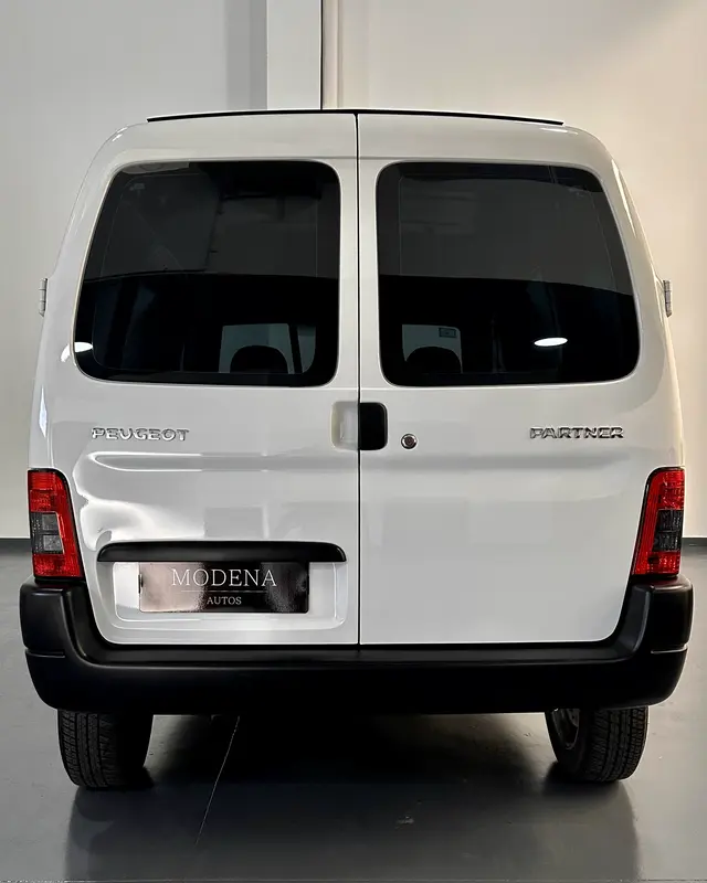 Mira esta publicación de Peugeot Partner 2024 en Motordil