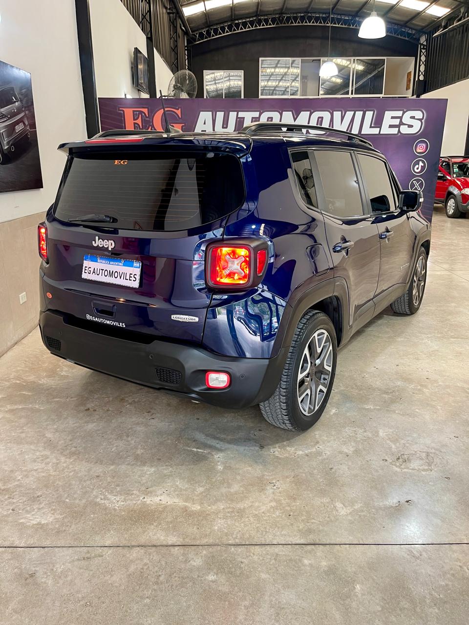 Mira esta publicación de Jeep Renegade 2019 en Motordil