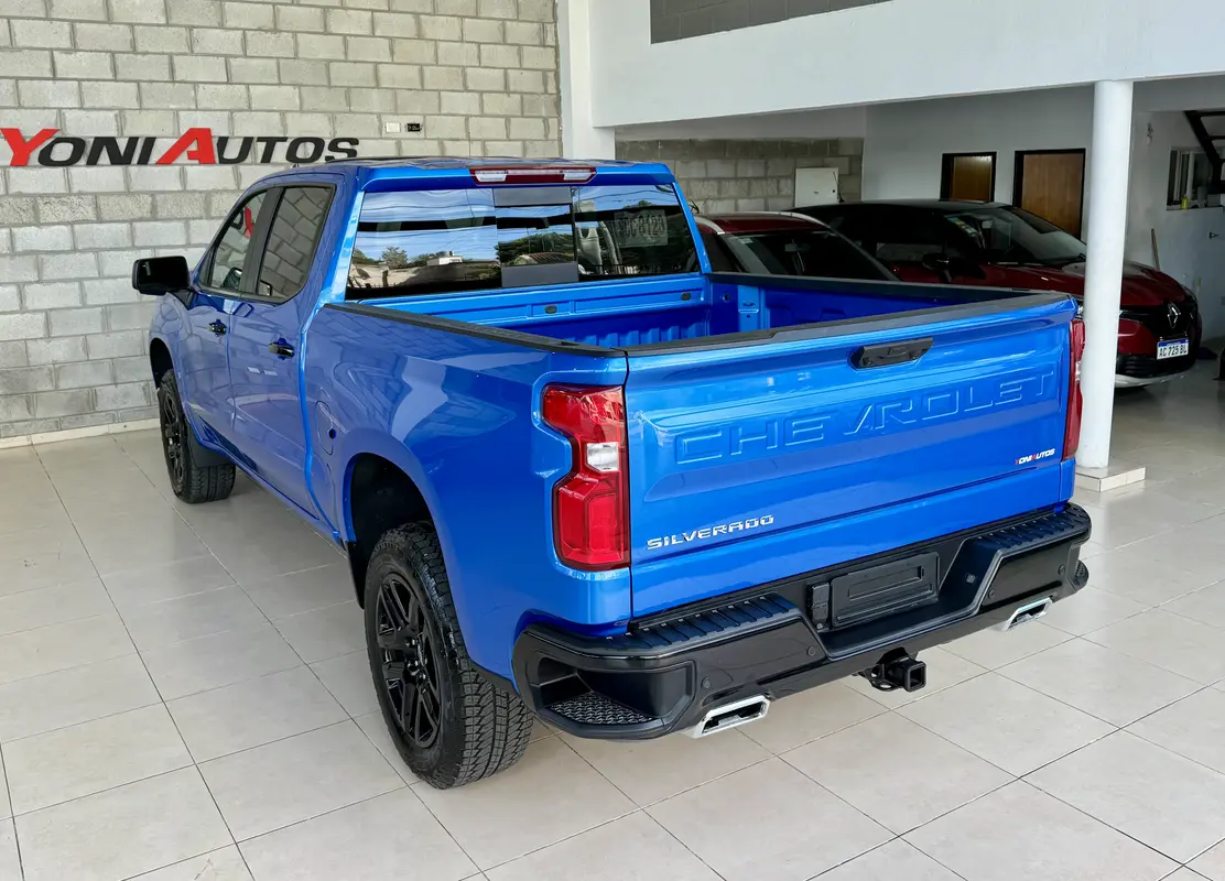 Mira esta publicación de Chevrolet Silverado 2025 en Motordil