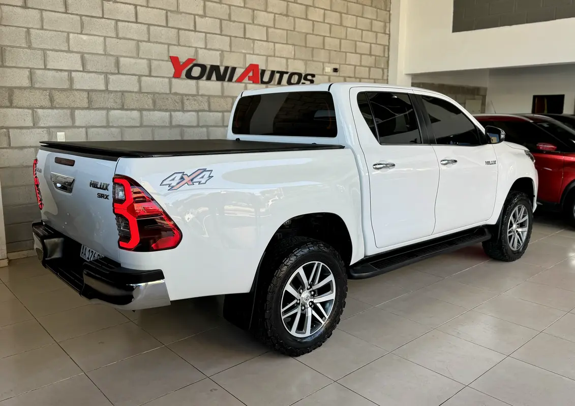 Mira esta publicación de Toyota Hilux 2016 en Motordil