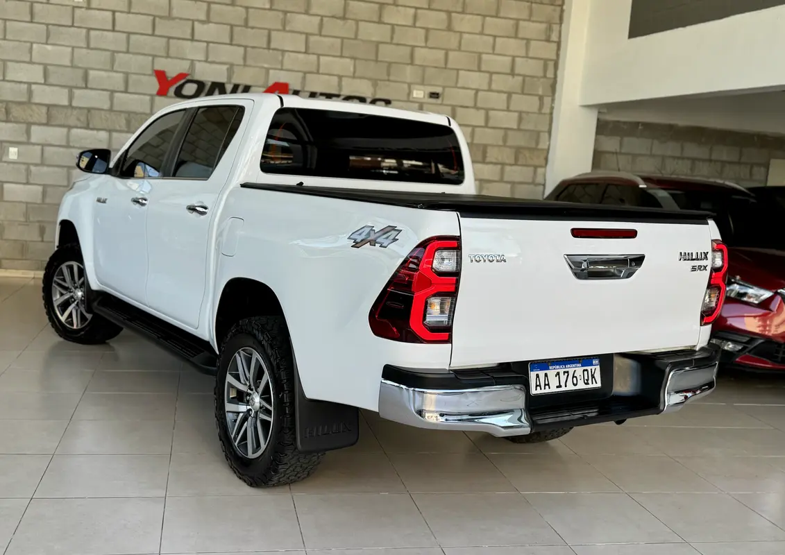 Mira esta publicación de Toyota Hilux 2016 en Motordil